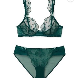 NWT Adoreme Clera set